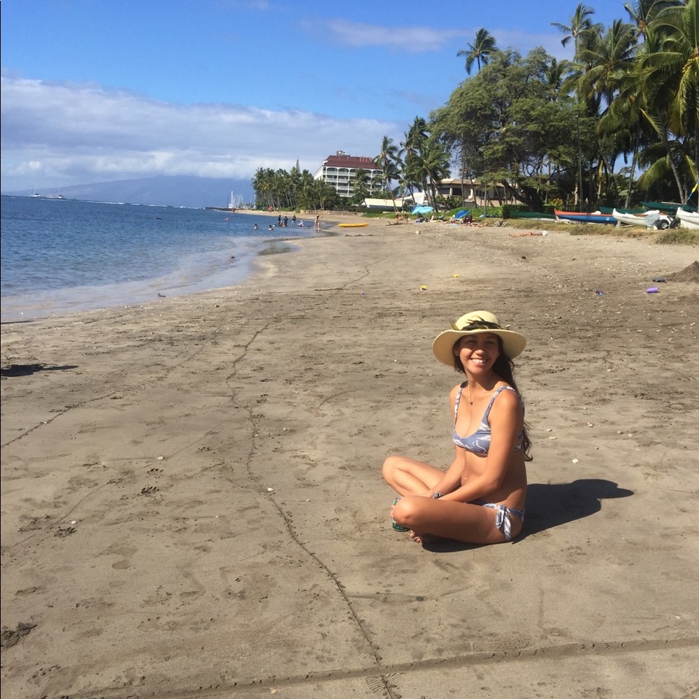 Meet your Posher, Chanel